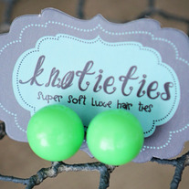 knotiegumball earring - kiwi