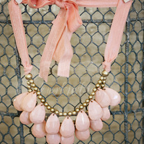 knotiebib ~peach petal
