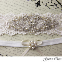 Bridal_20garter_20set_20ivory_20lace_20rhinestone_20applique_20garter_20queen_20viogemini_202_medium