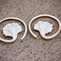 10g Shell Lotus Ring