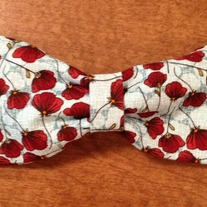 Birdhouse Poppy Bow