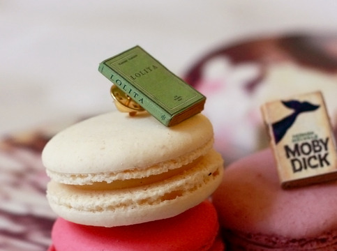Lolita mini book brooch
