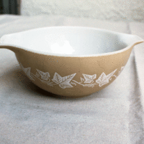 Pyrex #442 Ivy, Sandlewood Cinderella Bowl 1.5 Qt