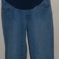 Denim Capris-Motherhood Maternity Size Medium  02043