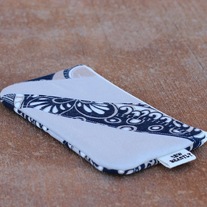 SCRAPPY CLUTCH IN ETCHED BLUE