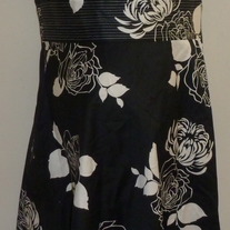 Black/White Floral Sleeveless Dress-Tropical A Size 10