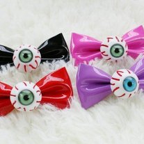 EYEBALL HAIR CLIP