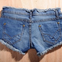 Rip denim shorts
