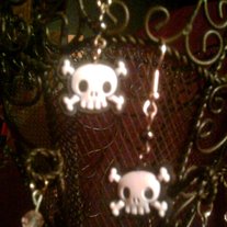 Black_20skull_20earring1_medium