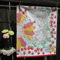 sweet strawberries vintage tea towel no. 2