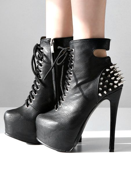 Spikedheelhollow_original