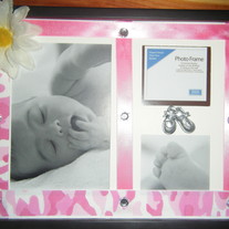 Pink camo daisy and gem photo frame