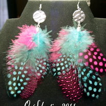 Andrea_20desrosiers_20magenta_20and_20teal_20feathers_medium