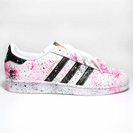 painting adidas superstar
