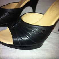CHANEL SUMMER BLACK LEATHER Slide Shoe