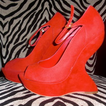 NWT!!!!!! Alexander McQueen Sculpted Platforms Wedges...... Size 6
