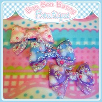 Pom Pom Bow - Daisies