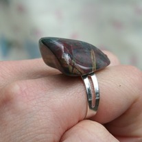 belle. beautiful gemstone ring