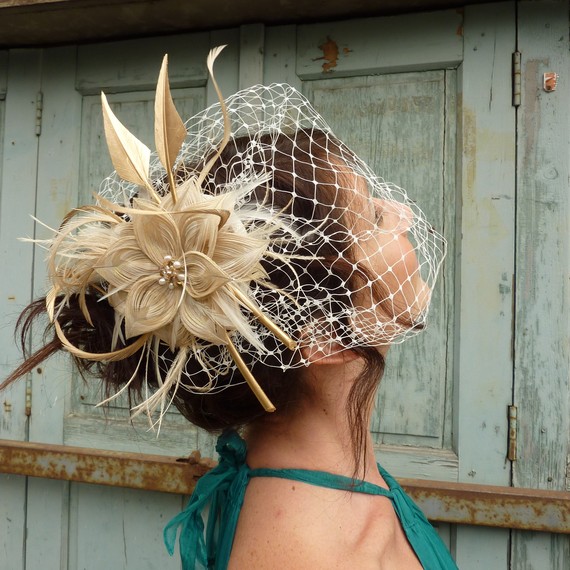 Champagne_20peacock_20fascinator_20with_20gold_20and_20birdcage_20veil_201_original