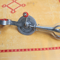 Vintage Ekco A&J Egg Beater