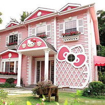 Hello_kitty_castle