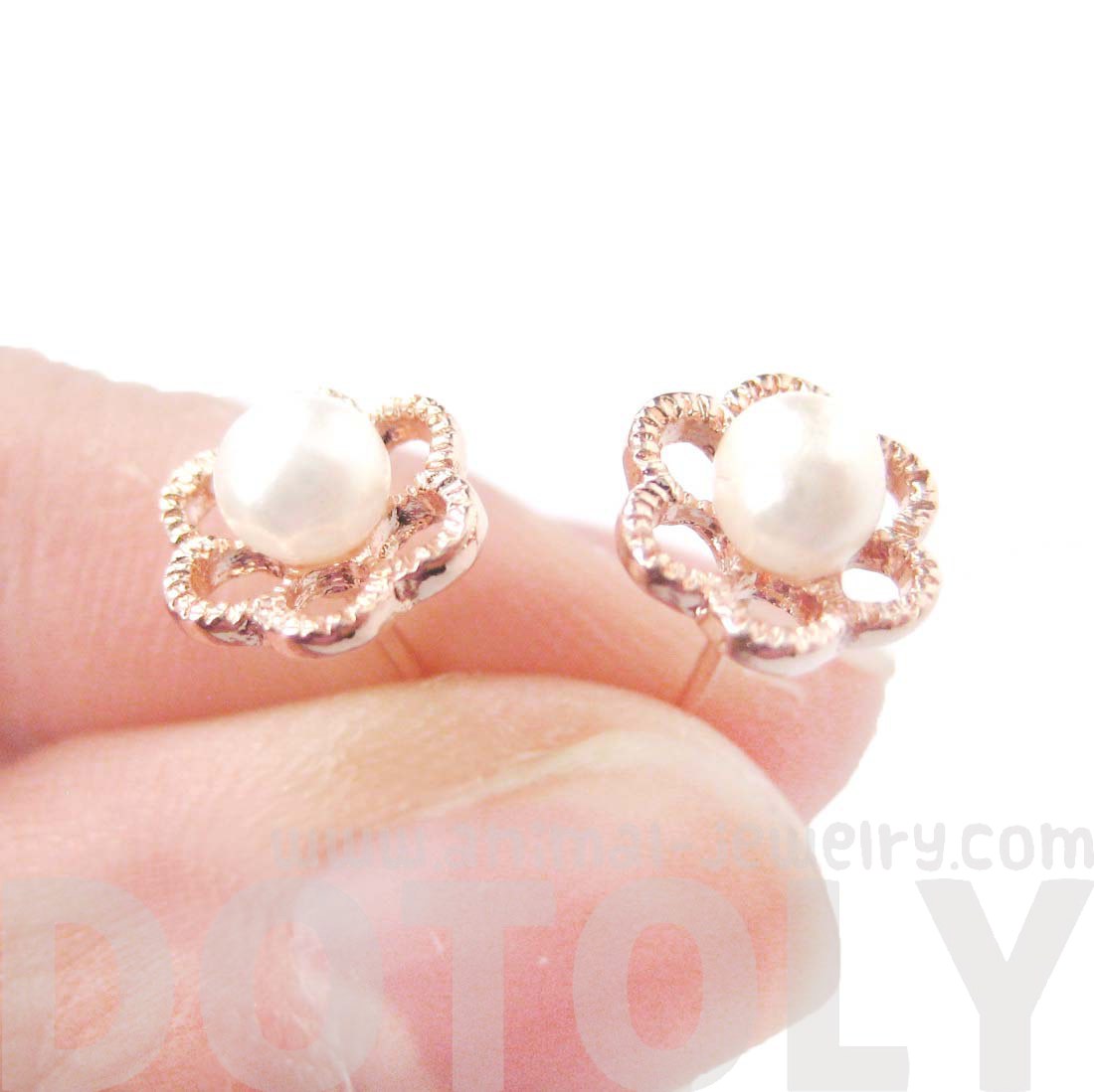 Classic Floral Flower Shaped Pearl Stud Earrings in Rose Gold · DOTOLY