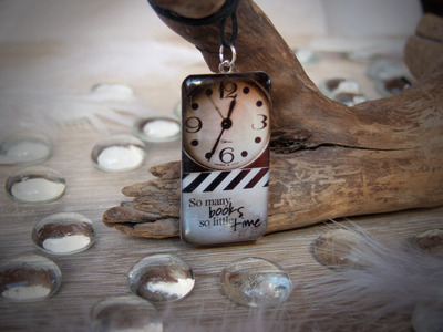 "So many books so little time" - Quote Pendant
