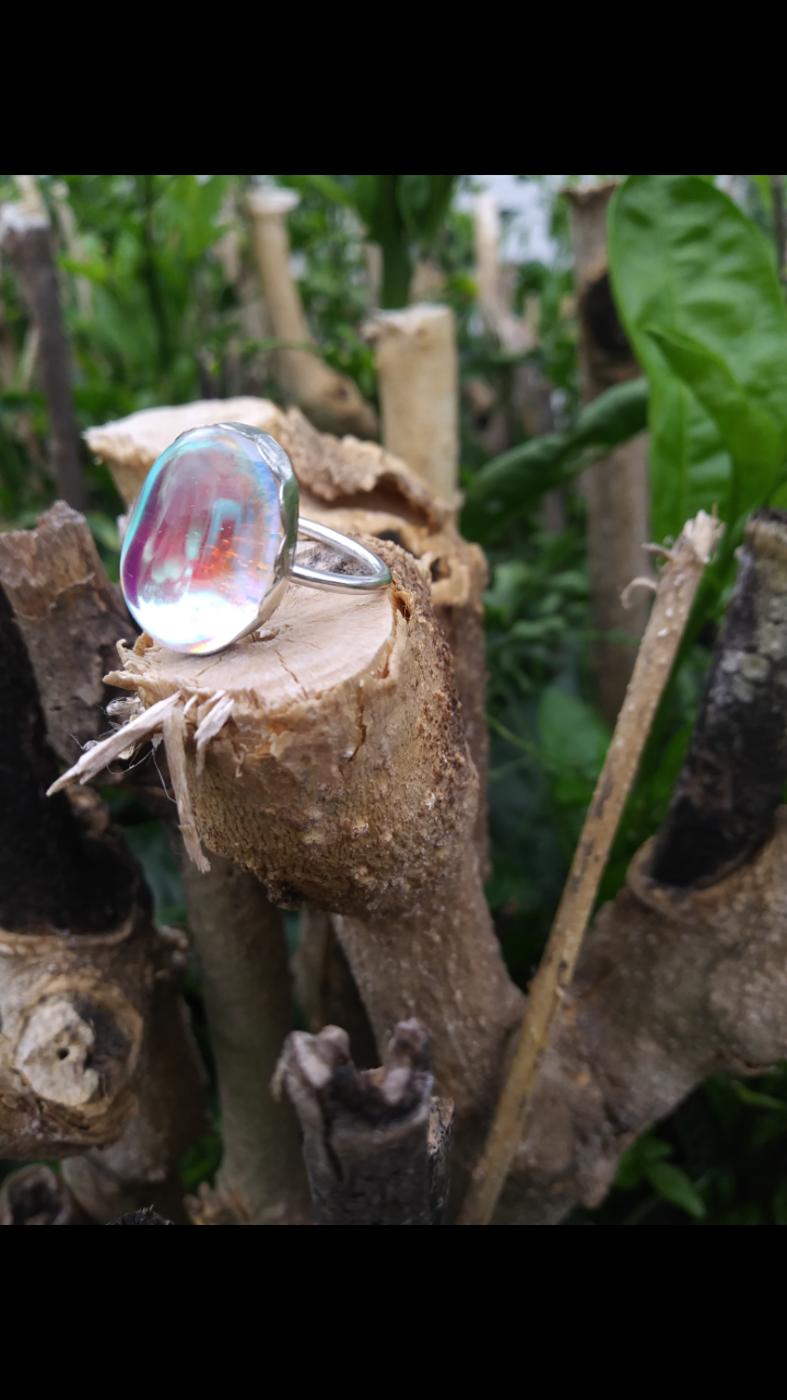 aura quartz ring