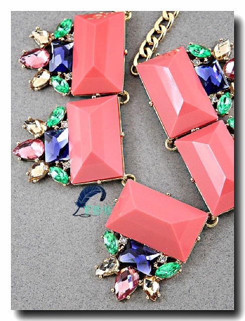 bubblegum necklace holder