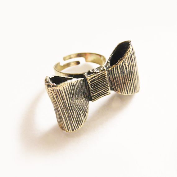 Solid Retro Large Pretty Bronze Bow Ring · Uber Tiny · Online Store